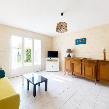 Maison Rustique Au Centre-ville, Proche Plage, Avec Jardin Et 3 ! - Fr-1-22-223 * La Tranche-sur-Mer