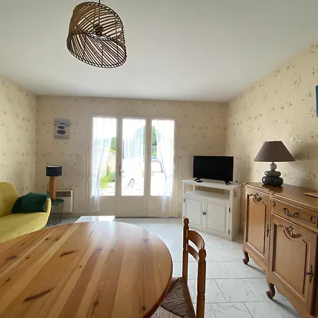 Maison Rustique Au Centre-ville, Proche Plage, Avec Jardin Et 3 ! - Fr-1-22-223