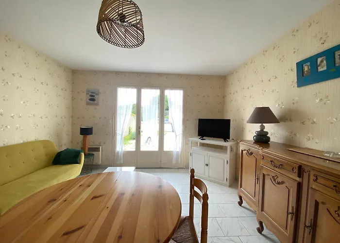 Maison Rustique Au Centre-ville, Proche Plage, Avec Jardin Et 3 ! - Fr-1-22-223