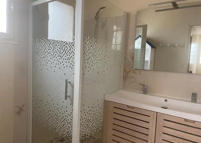 Maison Rustique Au Centre-ville, Proche Plage, Avec Jardin Et 3 ! - Fr-1-22-223